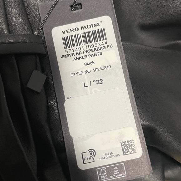 Vero Moda | Faux Leather Pants - Picture 5 of 5